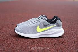 Giày Chạy Bộ Nike Revolution 7 Nam